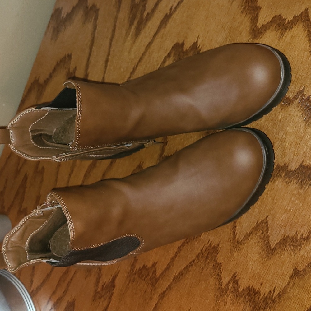 Size 9.5 boots